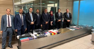 ضبط راكب عربي بمطار القاهرة حاول تهريب 772 عبوة مستحضرات تجميل
