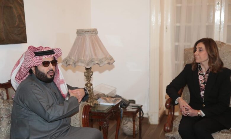 Algomhuria algdeda - وزيرة الثقافة تلتقي رئيس هيئة الترفيه السعودية لبحث سُبل التعاون